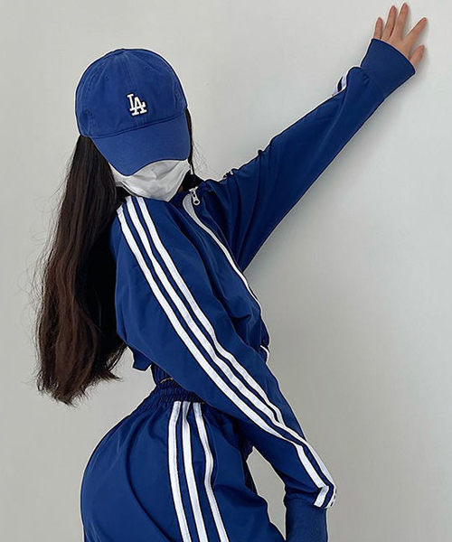 Unique1548 라인트랙 크롭집업~